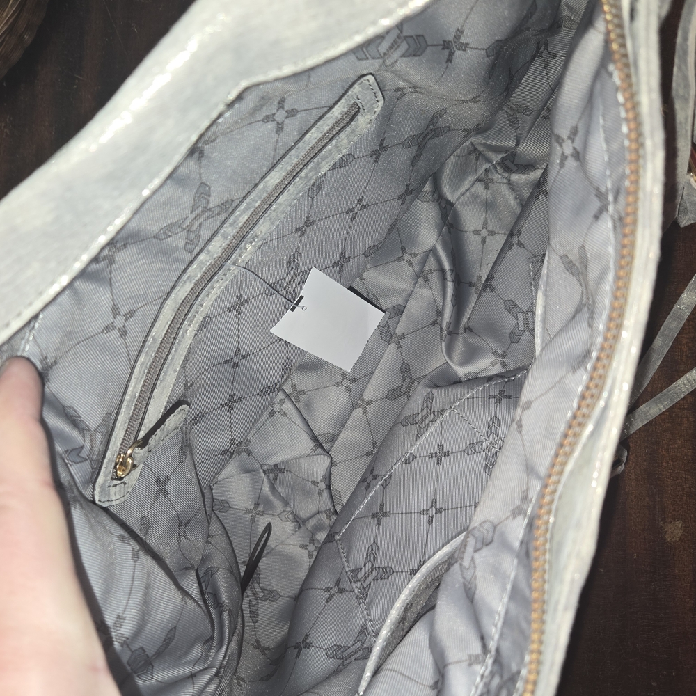 Aimee Kestenberg Silver Gray Shoulder Bag with Flexible Design - Picture 11 of 16